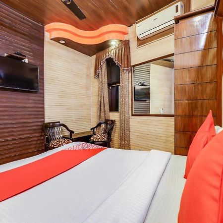 Hotel Roma Deluxe - New Delhi Railway Station ภายนอก รูปภาพ