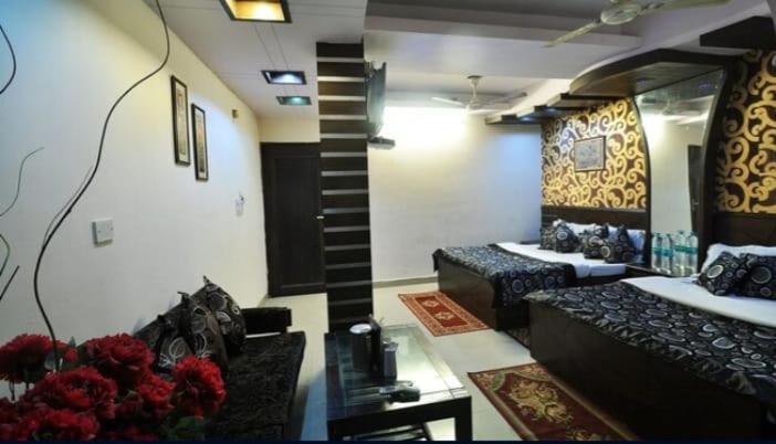 Hotel Roma Deluxe - New Delhi Railway Station ภายนอก รูปภาพ