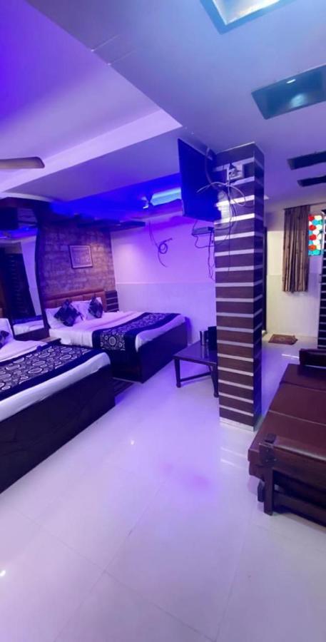 Hotel Roma Deluxe - New Delhi Railway Station ภายนอก รูปภาพ