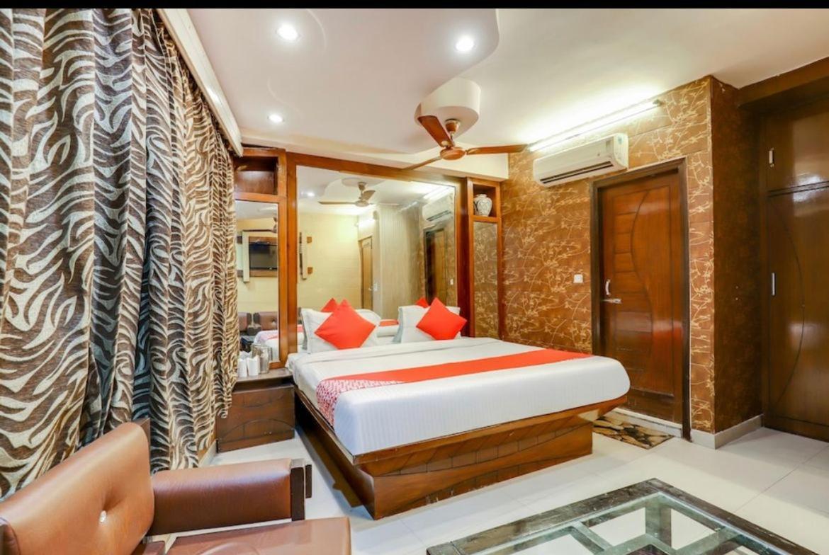 Hotel Roma Deluxe - New Delhi Railway Station ภายนอก รูปภาพ